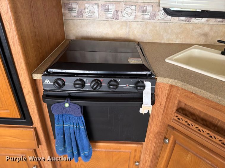 image for item FI0401 2008 Jayco Jay Feather LGT camper