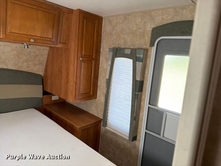 image for item FI0401 2008 Jayco Jay Feather LGT camper