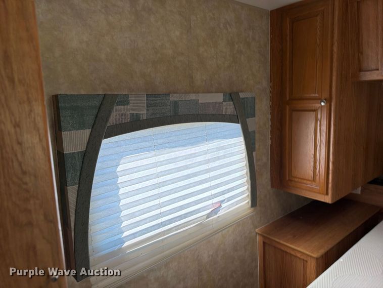 image for item FI0401 2008 Jayco Jay Feather LGT camper