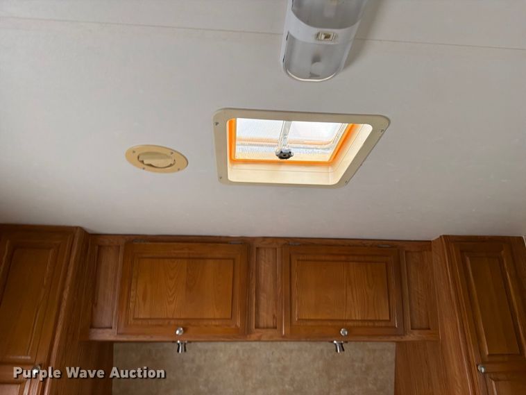 image for item FI0401 2008 Jayco Jay Feather LGT camper