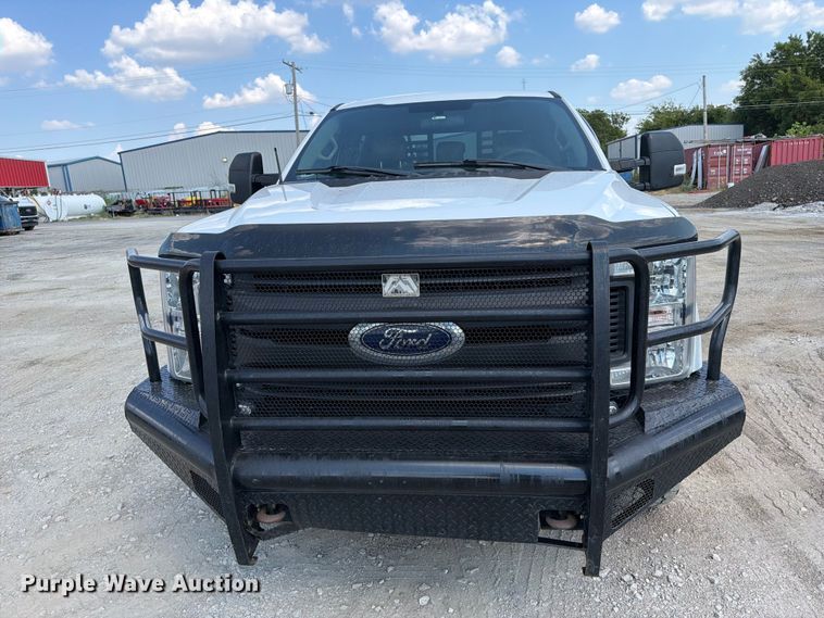 image for item FI0405 2019 Ford F250 Super Duty Crew Cab pickup truck