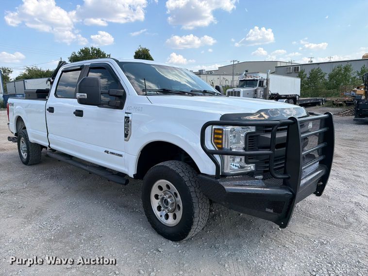 image for item FI0405 2019 Ford F250 Super Duty Crew Cab pickup truck