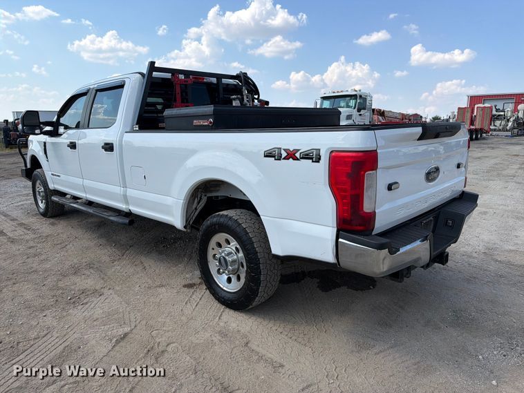 image for item FI0405 2019 Ford F250 Super Duty Crew Cab pickup truck