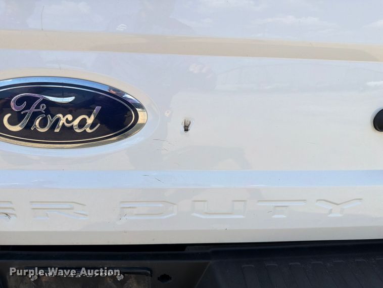 image for item FI0405 2019 Ford F250 Super Duty Crew Cab pickup truck