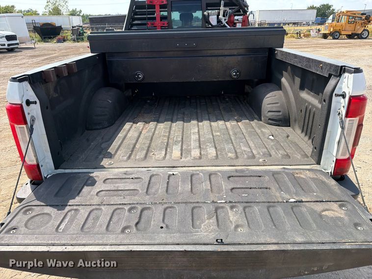 image for item FI0405 2019 Ford F250 Super Duty Crew Cab pickup truck