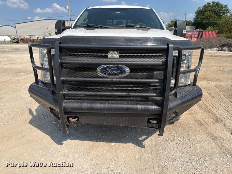 image for item FI0405 2019 Ford F250 Super Duty Crew Cab pickup truck