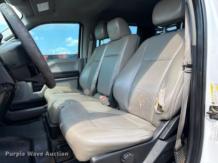 image for item FI0405 2019 Ford F250 Super Duty Crew Cab pickup truck