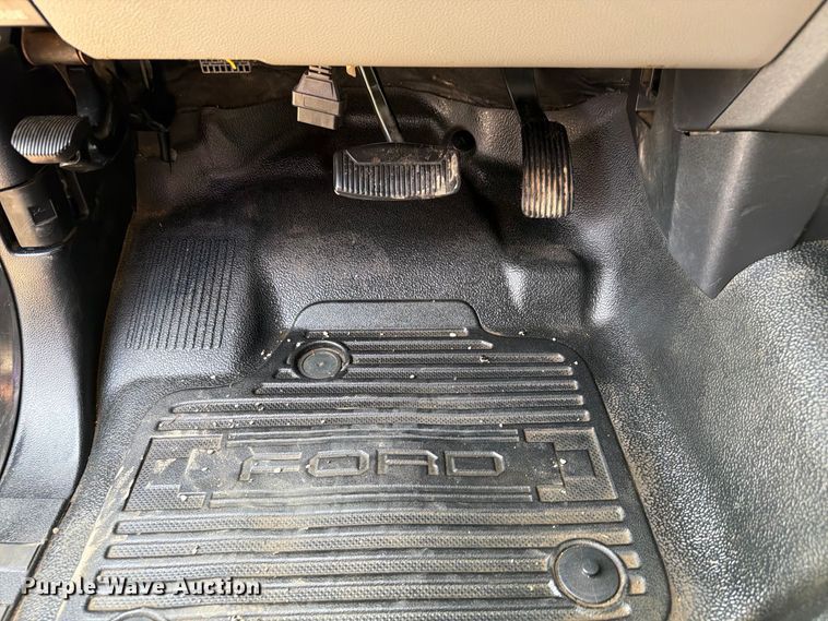 image for item FI0405 2019 Ford F250 Super Duty Crew Cab pickup truck