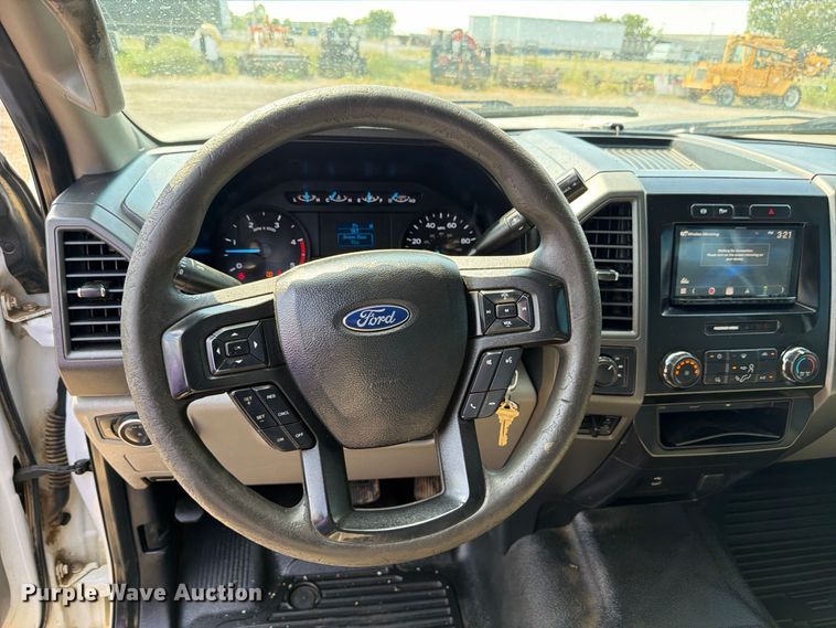 image for item FI0405 2019 Ford F250 Super Duty Crew Cab pickup truck