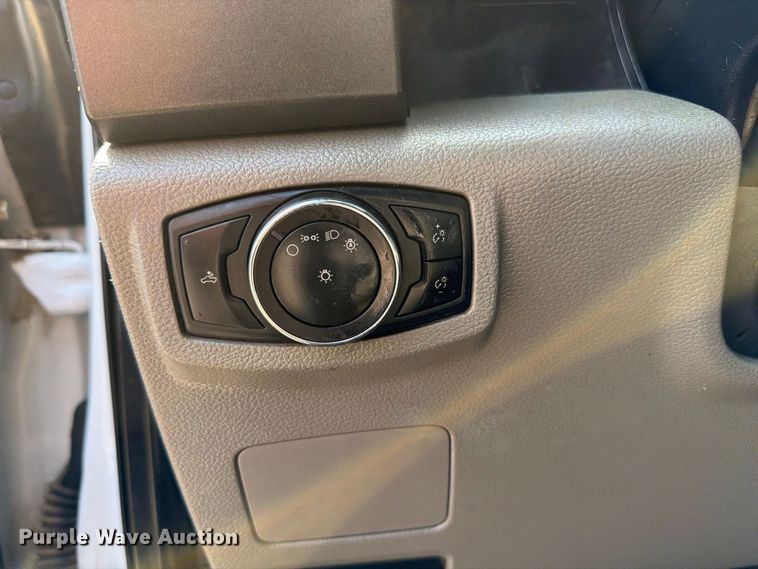 image for item FI0405 2019 Ford F250 Super Duty Crew Cab pickup truck