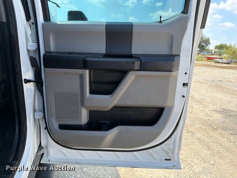 image for item FI0405 2019 Ford F250 Super Duty Crew Cab pickup truck
