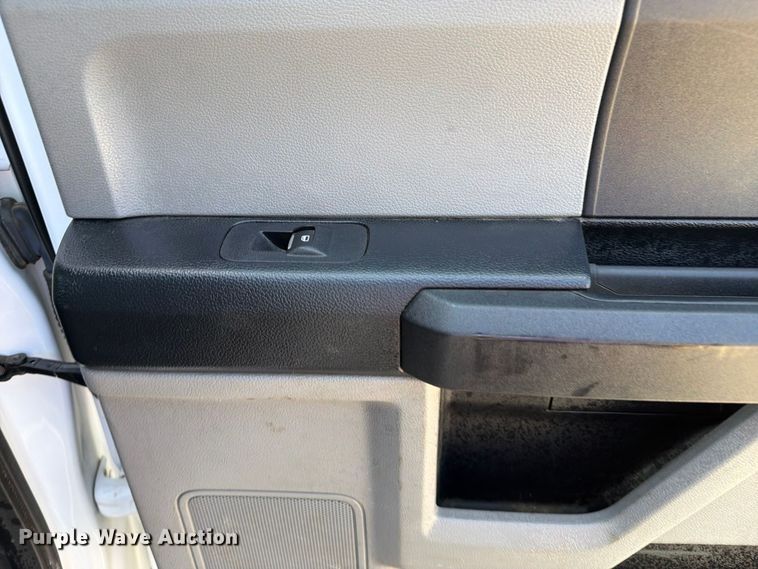 image for item FI0405 2019 Ford F250 Super Duty Crew Cab pickup truck