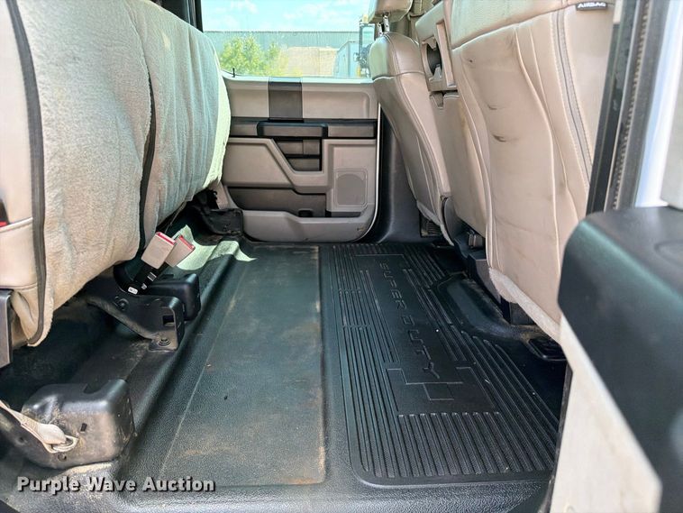 image for item FI0405 2019 Ford F250 Super Duty Crew Cab pickup truck