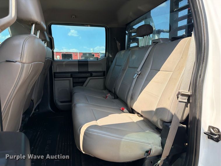 image for item FI0405 2019 Ford F250 Super Duty Crew Cab pickup truck