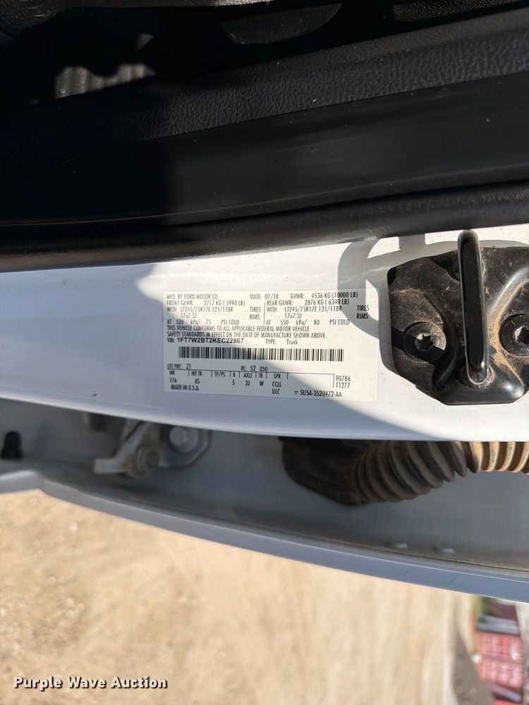 image for item FI0405 2019 Ford F250 Super Duty Crew Cab pickup truck