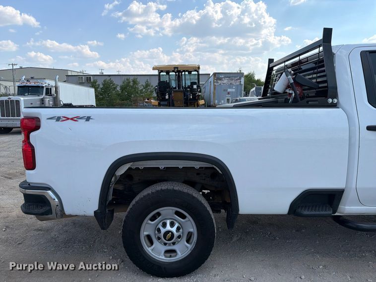 image for item FI0406 2024 Chevrolet Silverado 2500HD Crew Cab pickup truck