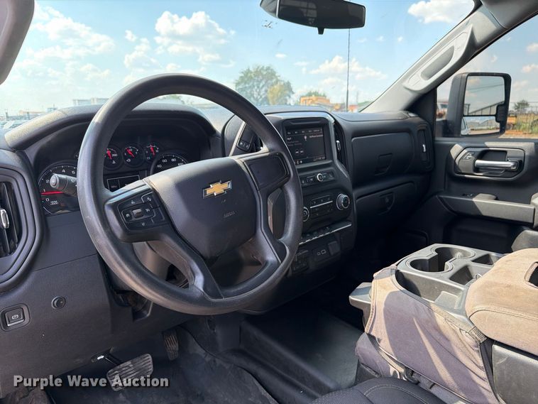 image for item FI0406 2024 Chevrolet Silverado 2500HD Crew Cab pickup truck