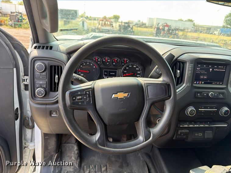 image for item FI0406 2024 Chevrolet Silverado 2500HD Crew Cab pickup truck