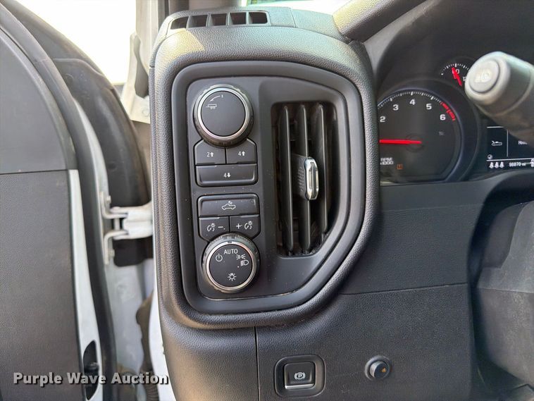 image for item FI0406 2024 Chevrolet Silverado 2500HD Crew Cab pickup truck