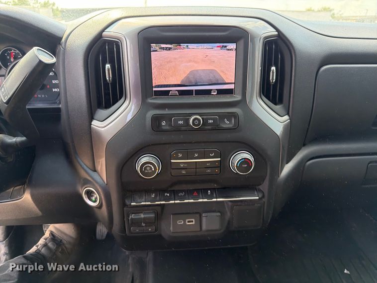 image for item FI0406 2024 Chevrolet Silverado 2500HD Crew Cab pickup truck