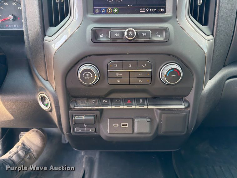 image for item FI0406 2024 Chevrolet Silverado 2500HD Crew Cab pickup truck