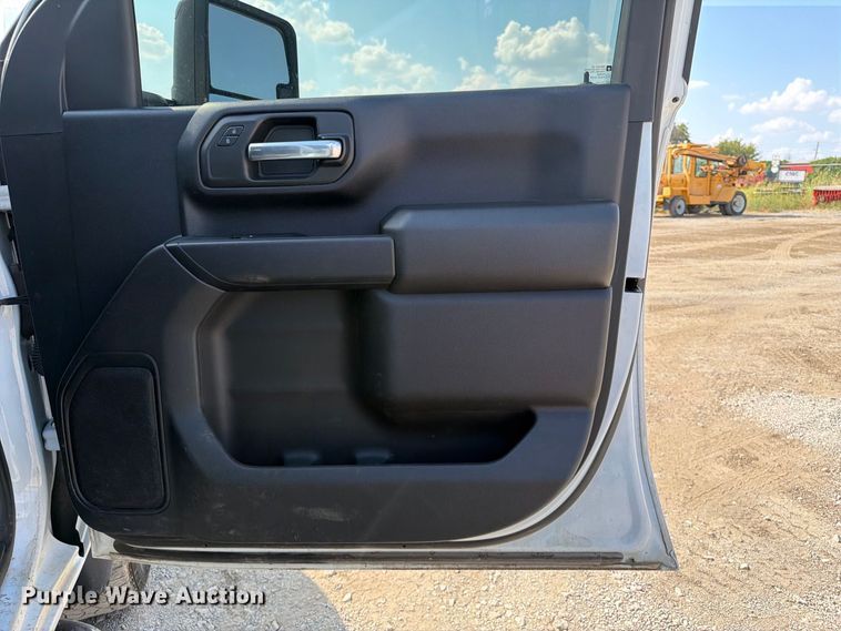 image for item FI0406 2024 Chevrolet Silverado 2500HD Crew Cab pickup truck