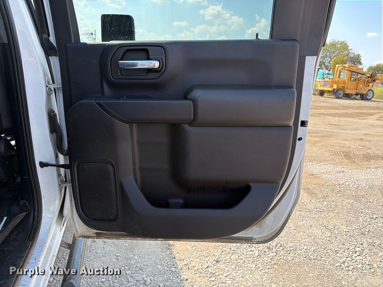 image for item FI0406 2024 Chevrolet Silverado 2500HD Crew Cab pickup truck