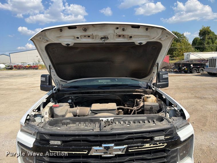 image for item FI0406 2024 Chevrolet Silverado 2500HD Crew Cab pickup truck