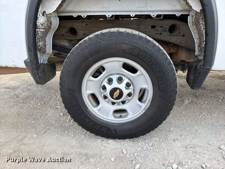 image for item FI0406 2024 Chevrolet Silverado 2500HD Crew Cab pickup truck