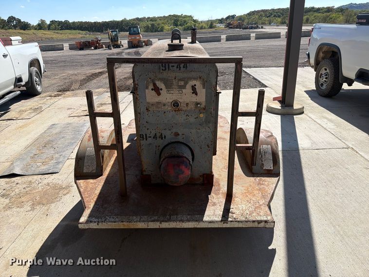 image for item FI0413 Lincoln SA-200 welder