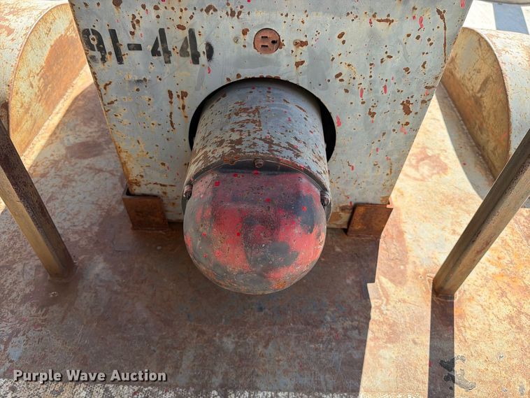 image for item FI0413 Lincoln SA-200 welder