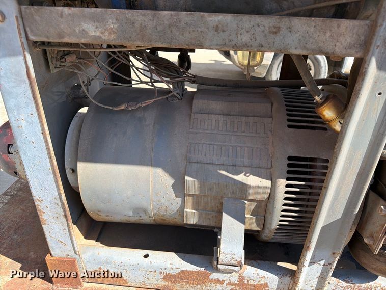 image for item FI0413 Lincoln SA-200 welder