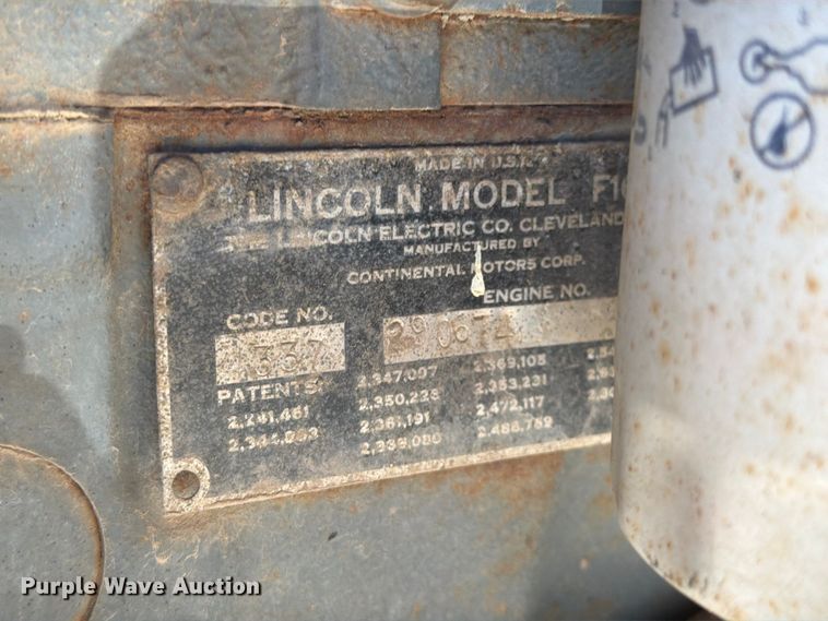 image for item FI0413 Lincoln SA-200 welder