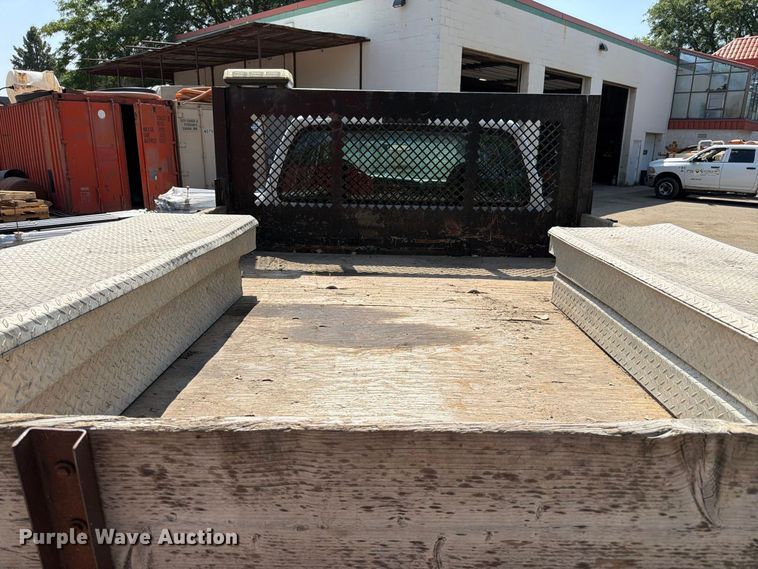 image for item FK3377 2005 Ford F350 Super Duty Crew Cab flatbed pickup truck