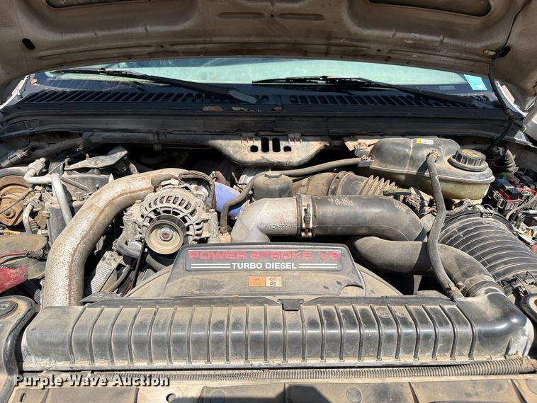 image for item FK3377 2005 Ford F350 Super Duty Crew Cab flatbed pickup truck