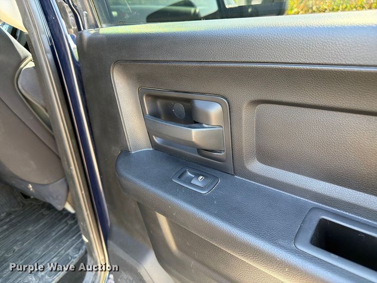 image for item FK3392 2017 RAM 2500 Crew Cab pickup truck