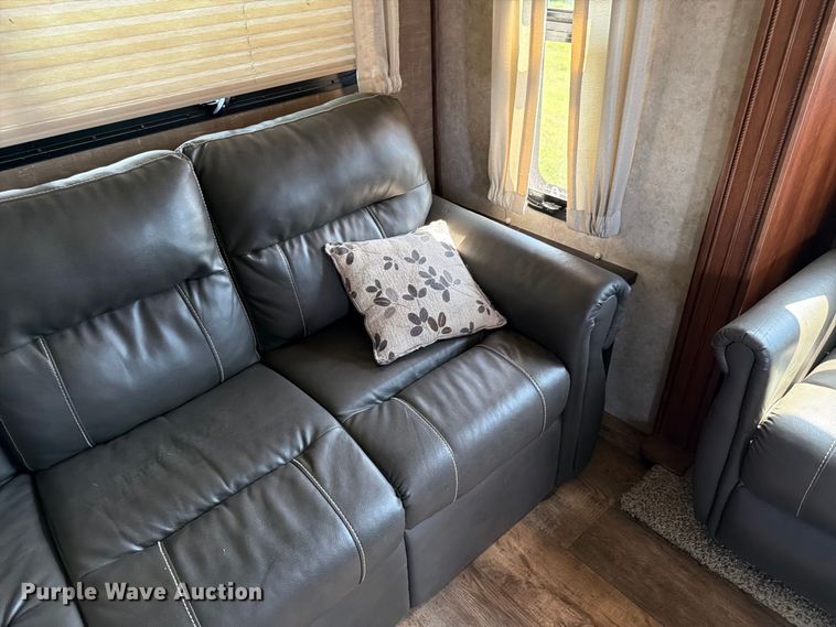 image for item FK3397 2017 Jayco Eagle camper