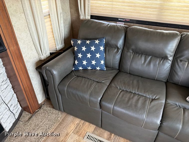 image for item FK3397 2017 Jayco Eagle camper
