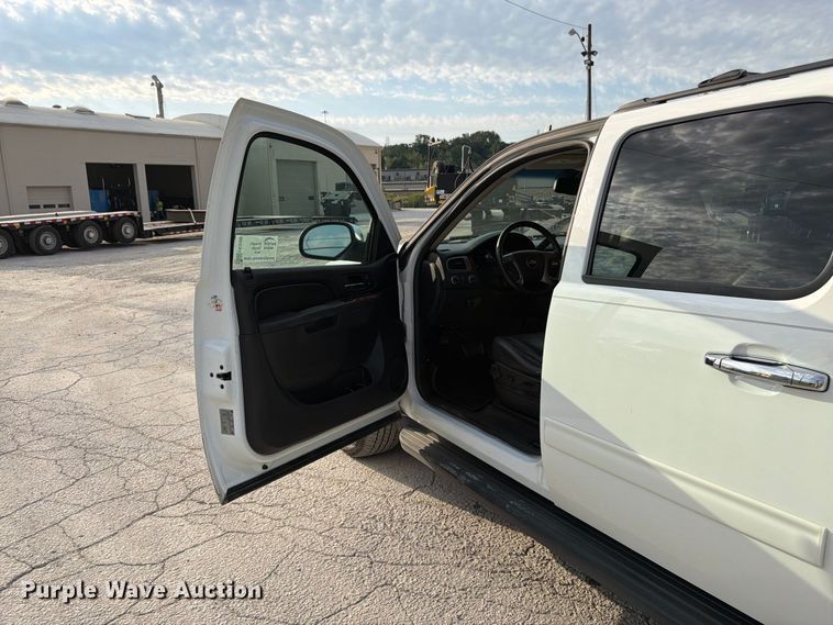 image for item FK3398 2014 Chevrolet Suburban LT SUV