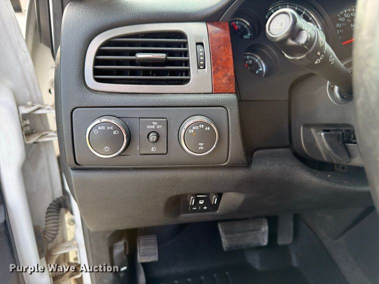 image for item FK3398 2014 Chevrolet Suburban LT SUV