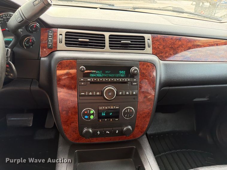 image for item FK3398 2014 Chevrolet Suburban LT SUV