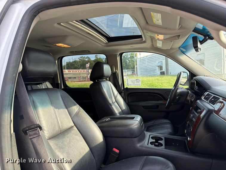 image for item FK3398 2014 Chevrolet Suburban LT SUV