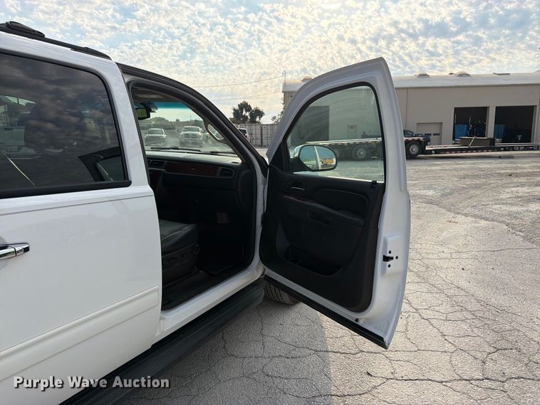image for item FK3398 2014 Chevrolet Suburban LT SUV