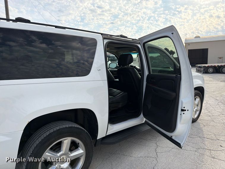 image for item FK3398 2014 Chevrolet Suburban LT SUV