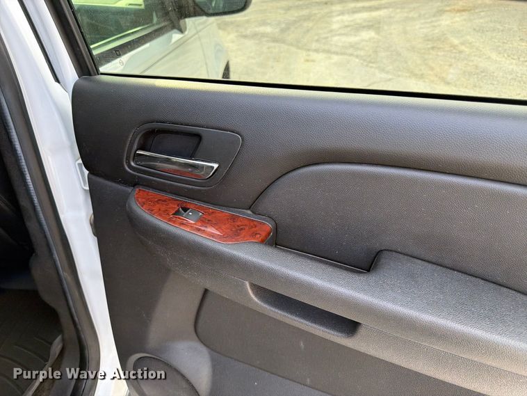 image for item FK3398 2014 Chevrolet Suburban LT SUV