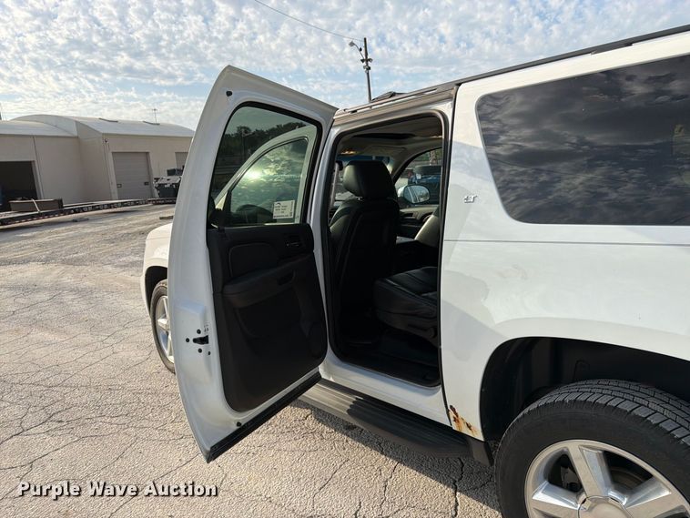 image for item FK3398 2014 Chevrolet Suburban LT SUV