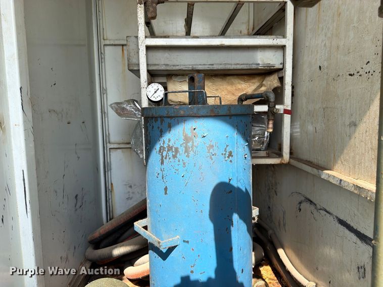 image for item FK3457 1998 Kiefer 500 tank trailer