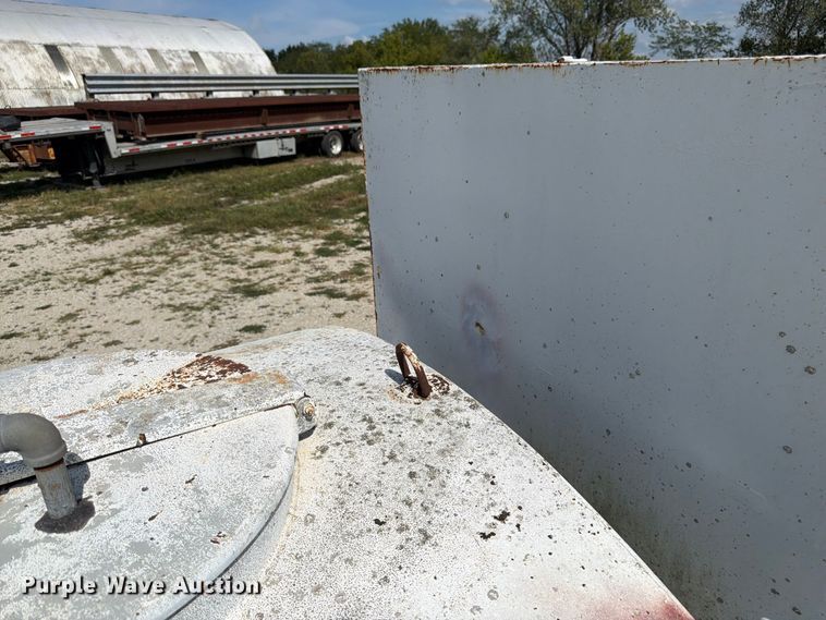 image for item FK3457 1998 Kiefer 500 tank trailer