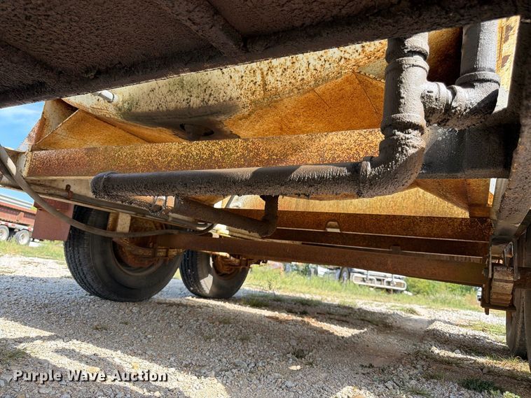 image for item FK3457 1998 Kiefer 500 tank trailer