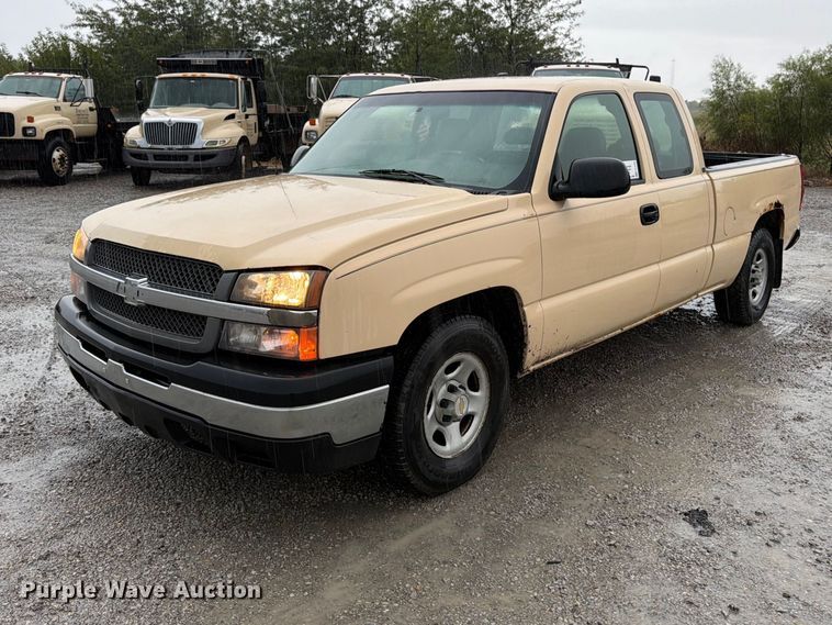 2004 Chevrolet Silverado Ext. Cab pickup truck